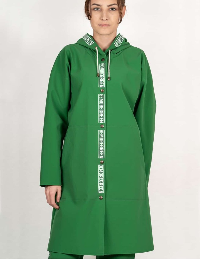 Be More Green -Ein Leichter, knielanger Regenmantel, der unten leicht verbreitert ist und den femininen Stil betont